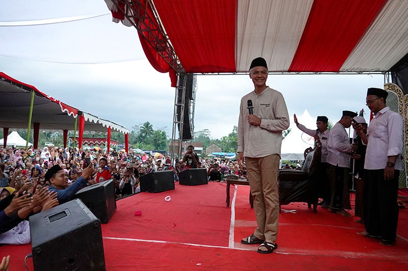 Ganjar bersama Ribuan Santri Hadiri Haul KH Muhammad Hisyam Abdul Karim - Bagian 4