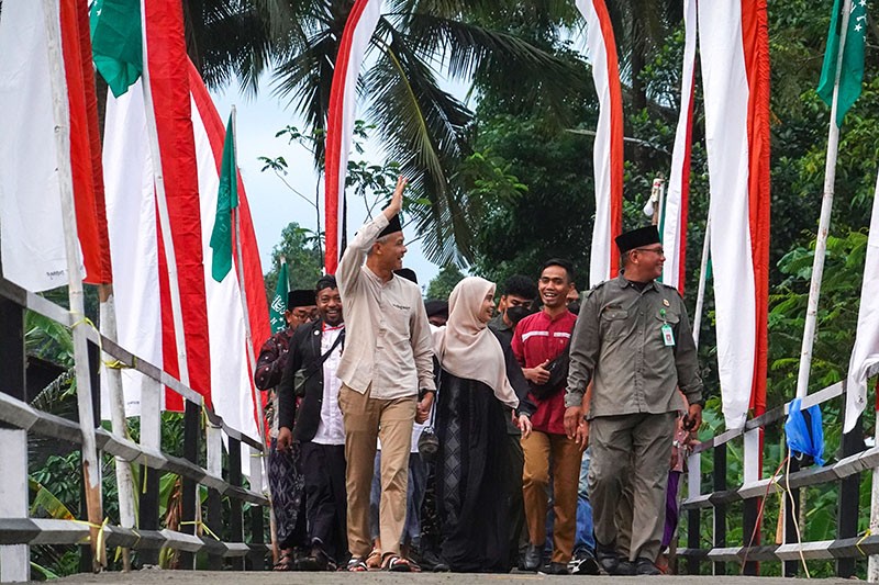 Ganjar bersama Ribuan Santri Hadiri Haul KH Muhammad Hisyam Abdul Karim - Bagian 3