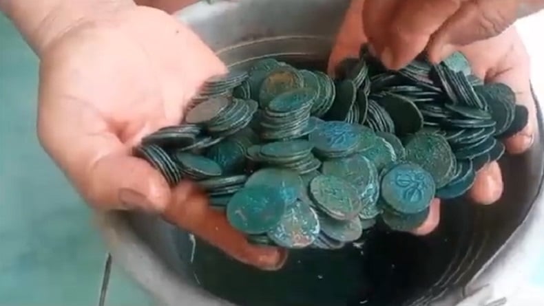 Heboh Warga Pandeglang Temukan Kendi Berisi Harta Karun Ratusan Uang Koin VOC Tahun 1792