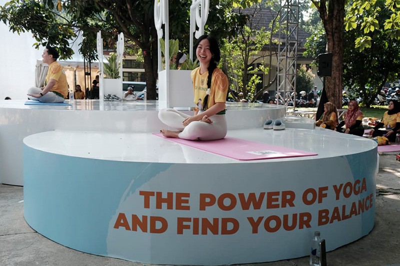 Penggagas Aplikasi Habuds Irene Tanihaha Buat Gebrakan dengan Mengajak 500 Warga Bogor Yoga Bareng - Bagian 1