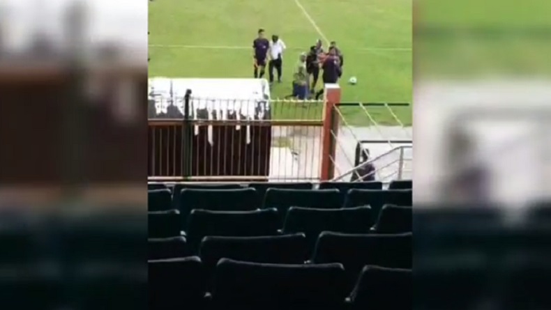 Ngeri, Pelajar SMP di Bojonegoro Tersambar Petir saat Tanding Bola, Ibu Korban Histeris di Lapangan