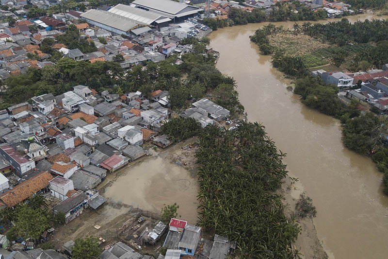 Banjir Luapan Kali Bekasi Bikin Rumah Warga Terendam 1 Meter lebih - Bagian 1
