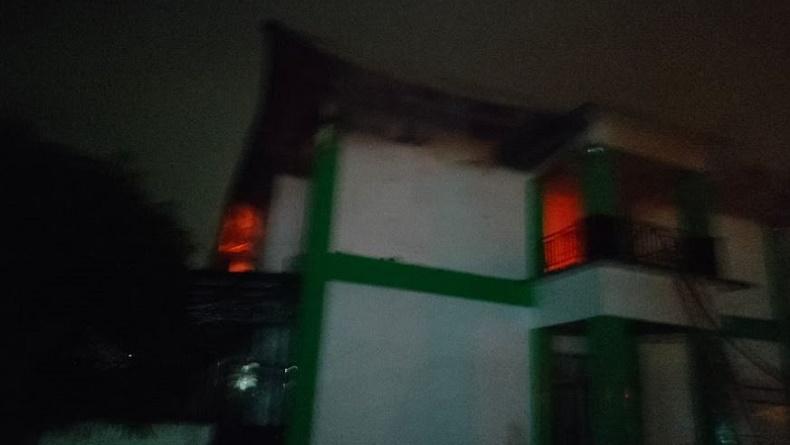 Kebakaran Asrama Mahasiswa UNP di Padang, Kerugian Ditaksir Capai Rp 1 Miliar