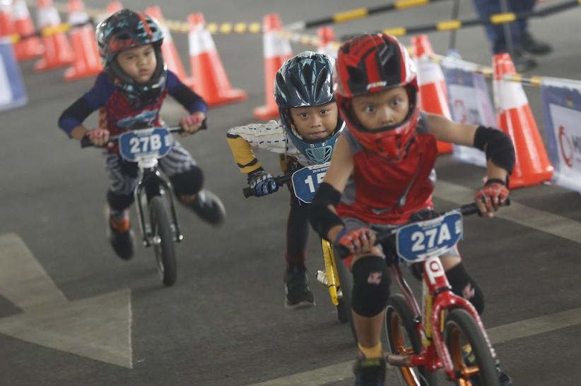 Keseruan Ratusan Anak Adu Skill saat Kompetisi Journalist MTB Push Bike 2023  - Bagian 2