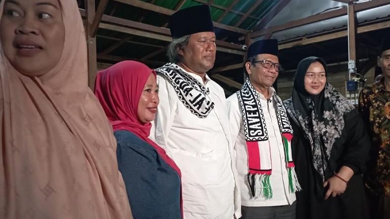 Mahfud Pakai Syal Save Palestina, Tegaskan Sikap Indonesia dan Kutuk Pembantaian di Gaza