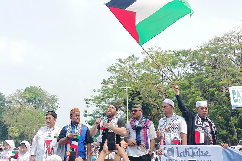 Warga Muslim Amerika Bakar Semangat Massa di Kedubes AS: Bebaskan Palestina! - Bagian 1