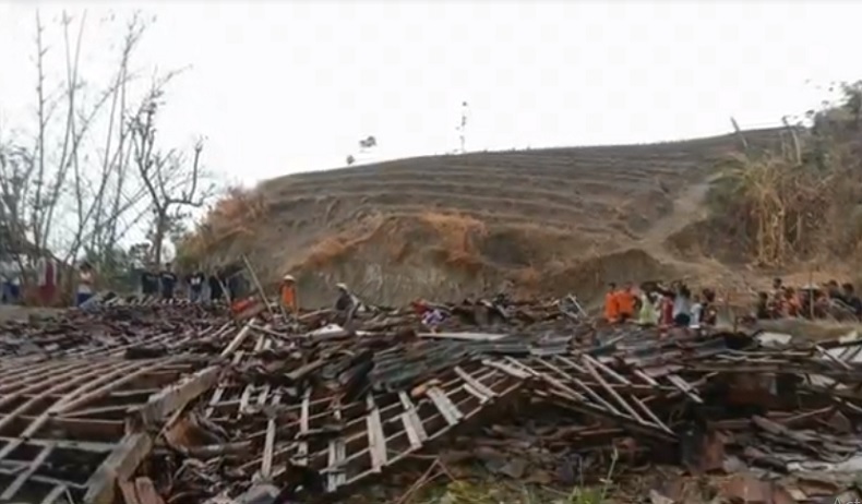 3 Rumah dan Gudang Kayu di Bojonegoro Ambruk Diterjang Angin Puting Beliung
