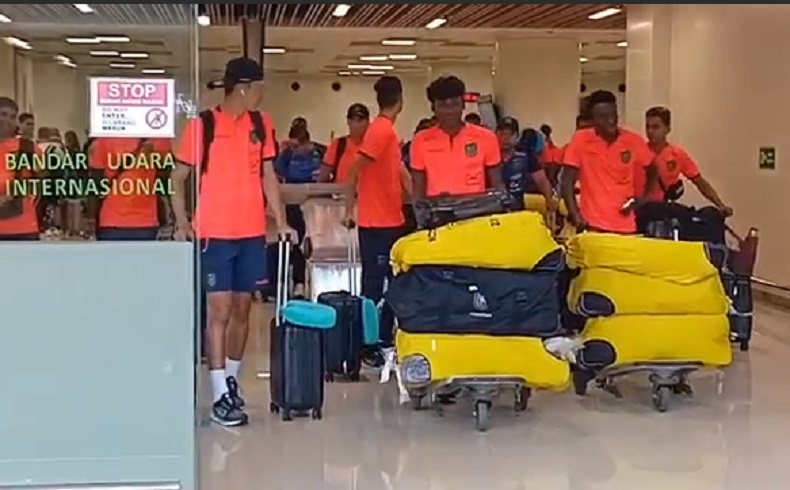 Timnas Ekuador U-17 Tiba di Juanda, Barang Bawaan Tak Terangkut karena Kebanyakan 