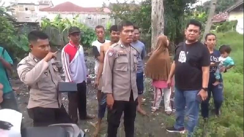 title Viral, 2 Pria Tepergok Bawa Mayat Perempuan Masuk Perkampungan Warga Deliserdang Viral, 2 Pria Tepergok Bawa Mayat Perempuan Masuk Perkampungan Warga Deliserdang