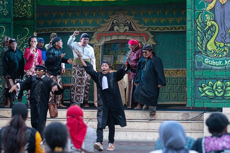 Protes Putusan MK, Seniman Yogya Gelar Sandiwara Ketoprak Mahkamah Kongkalikong - Bagian 2