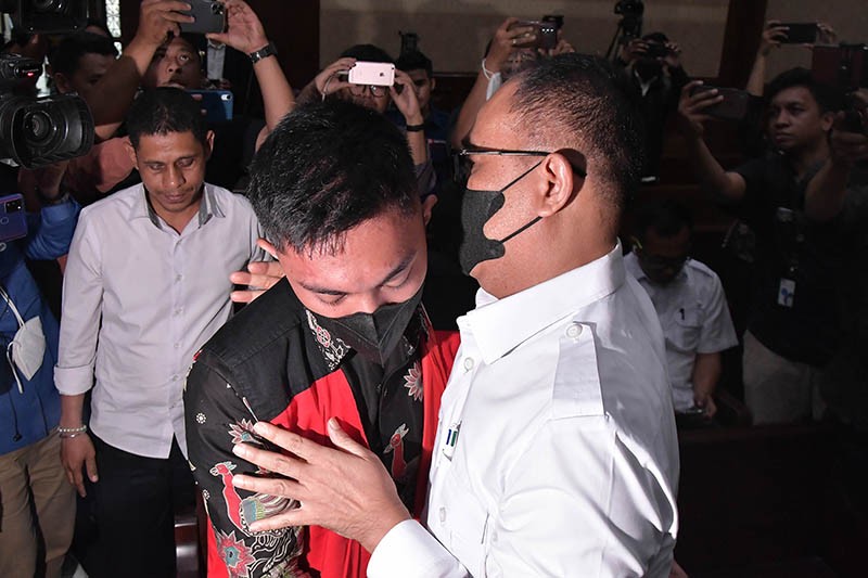 Momen Mario Dandy dan Rafael Alun Berpelukan di Ruang Sidang - Bagian 1