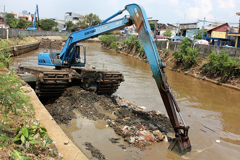 Normalisasi Kali Ciliwung Dikebut untuk Antisipasi Banjir Jakarta - Bagian 1