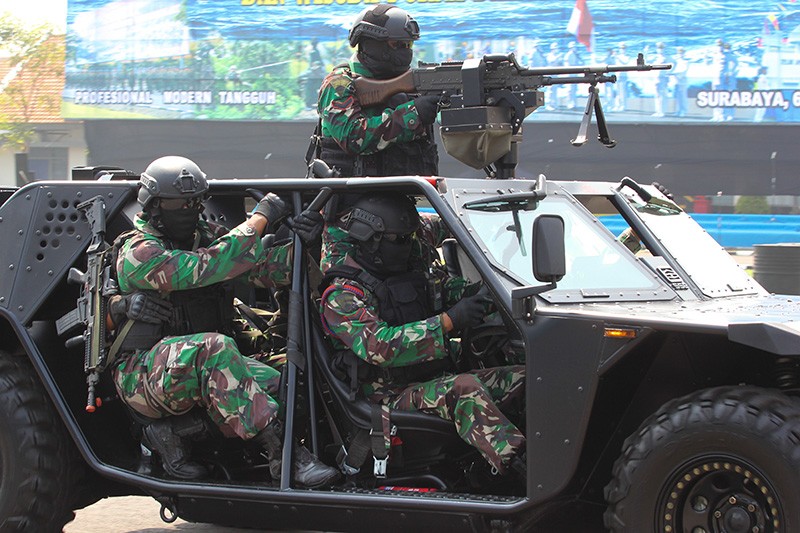 Simulasi Penanggulangan Terorisme saat Upacara Diktukpa TNI AL - Bagian 3