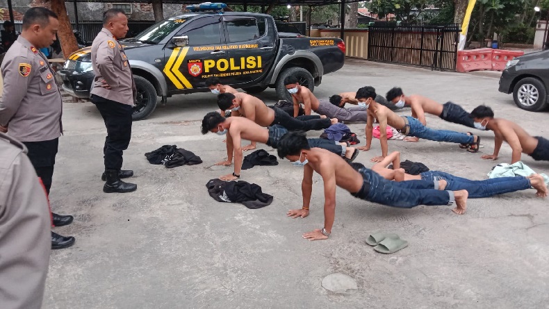 Ugal-ugalan di Jalan Raya, 10 Pemuda Ditangkap Polisi di Baleendah Bandung