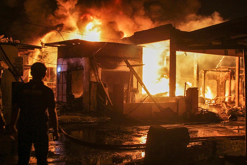Gudang Penimbunan BBM Pertalite Ludes Terbakar - Bagian 3