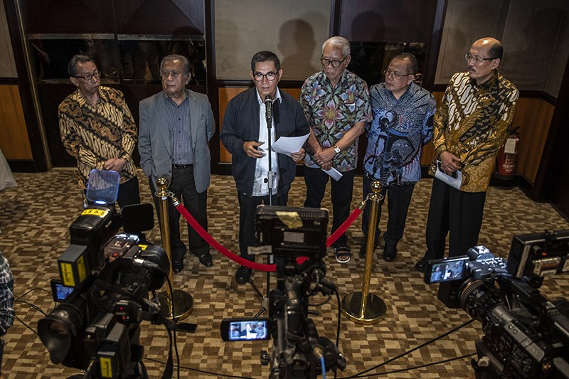 Respons Mantan Hakim Konstitusi soal Putusan MKMK Pecat Anwar Usman - Bagian 1