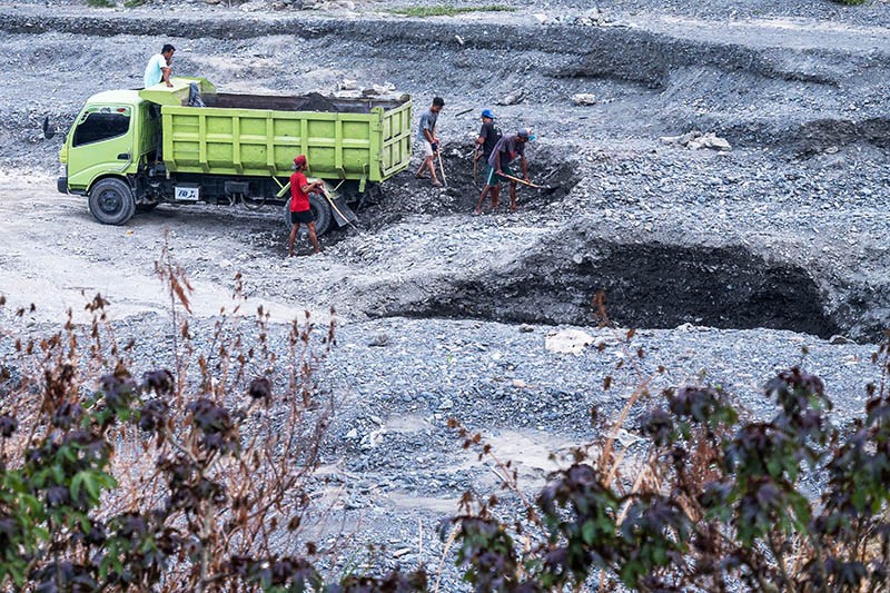 Alat Berat Dilarang Beroperasi di Lokasi Tambang Pasir Rakyat - Bagian 2