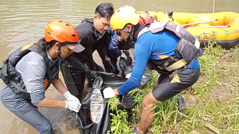 Pegawai Restoran Tewas Terseret Arus Sungai di Sukabumi, Jasad Terdeteksi Aqua Eye