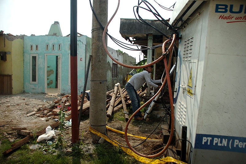 Bencana Angin Puting Beliung Rusak 10 Rumah dan Masjid di Tegal - Bagian 3