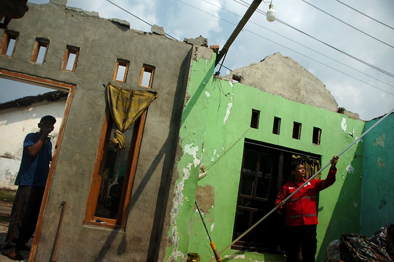 Bencana Angin Puting Beliung Rusak 10 Rumah dan Masjid di Tegal - Bagian 2
