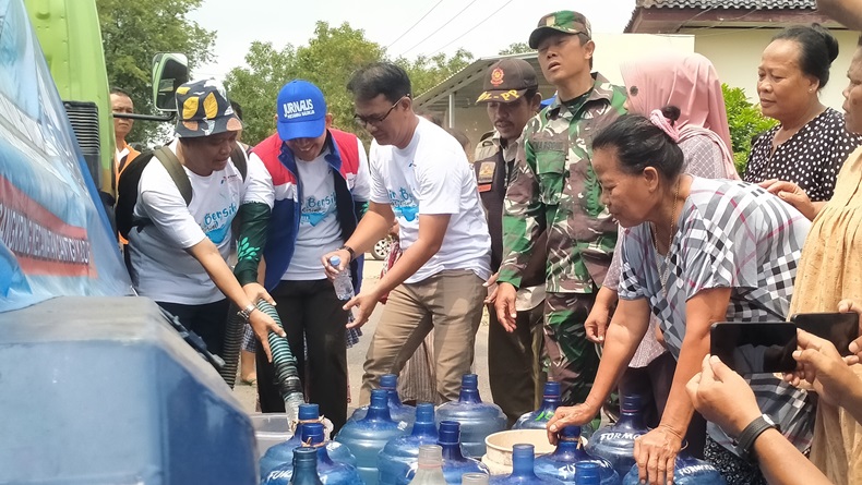 6 Bulan Warga Cantigi Indramayu Dilanda Kekeringan, Air Bersih Harus Beli