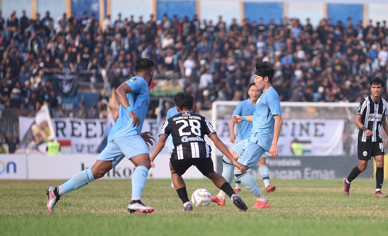 Pesta Gol ke Gawang PSCS Cilacap, Persela Lamongan Kokoh di Puncak Klasemen