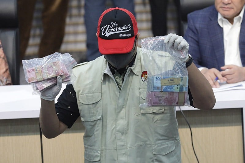 Uang Tunai Rp1,8 Miliar Hasil OTT KPK Tangkap Pj Bupati Sorong - Bagian 2