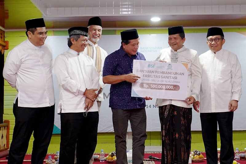 BSI Silaturahmi dan Serahkan Bantuan Fasilitas Sanitasi YLPI Mahyal Ulul Al Aziziyah - Bagian 2