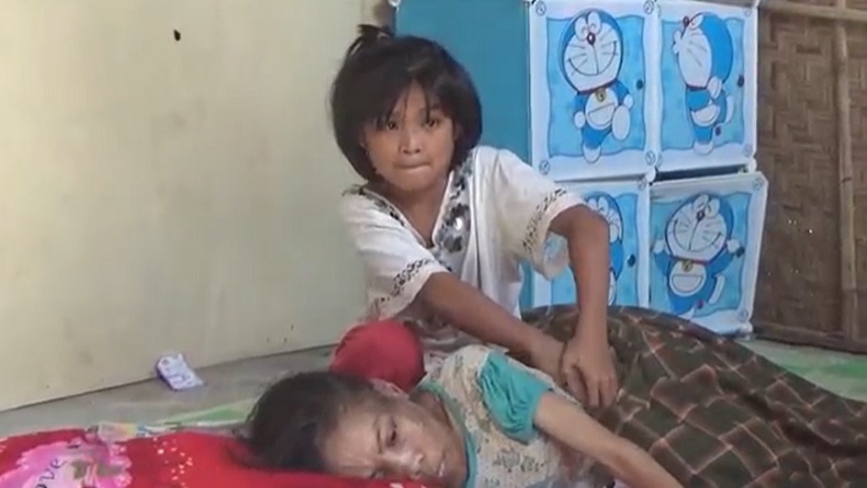 Kisah Pilu di Polman, Bocah Seorang Diri Rawat Ibunda Lumpuh: Bapak Sudah Meninggal
