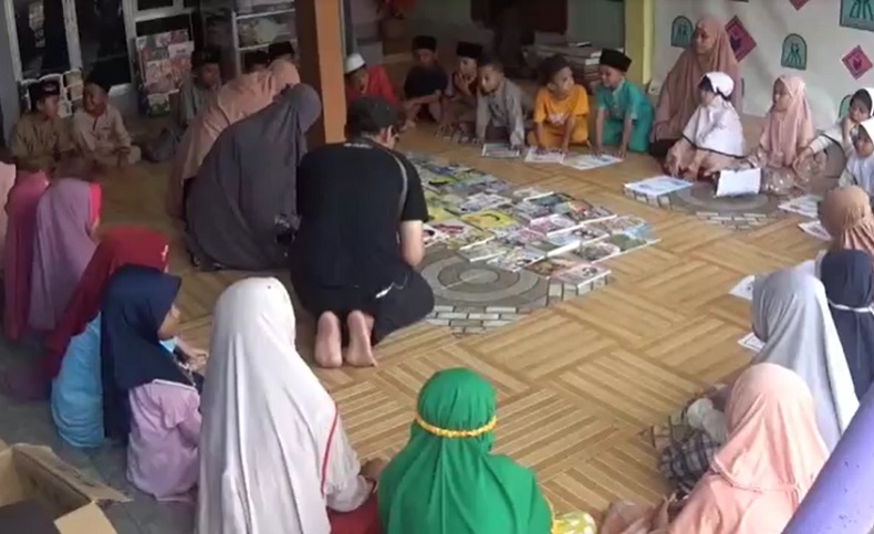 MNC Peduli Salurkan Ratusan Buku Bacaan ke TPQ Cahaya Islam Bangkalan