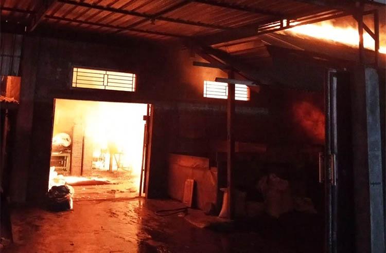 Kebakaran Pabrik Kerupuk di Banguntapan Bantul, Kerugian Capai Ratusan Juta