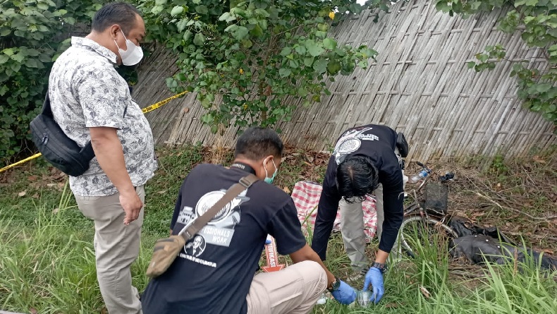 Warga Juntinyuat Indramayu Geger, Temukan Jasad Kakek 74 Tahun Membusuk di Lapangan Bola
