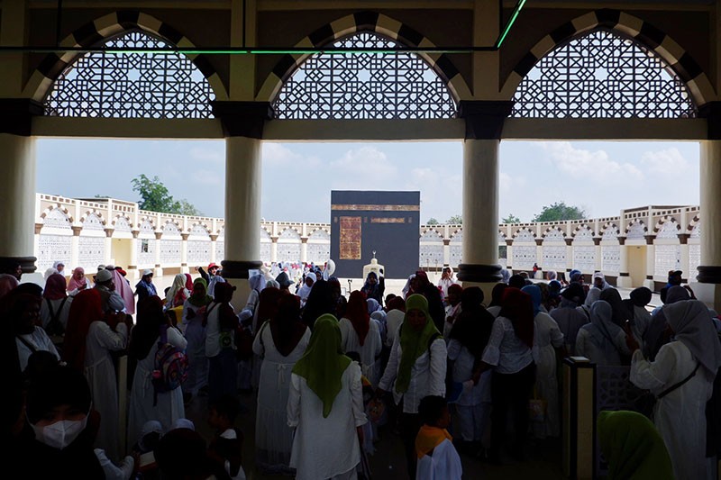 Potret Ratusan Anak TK di Makassar Serius Ikuti Manasik Haji - Bagian 4