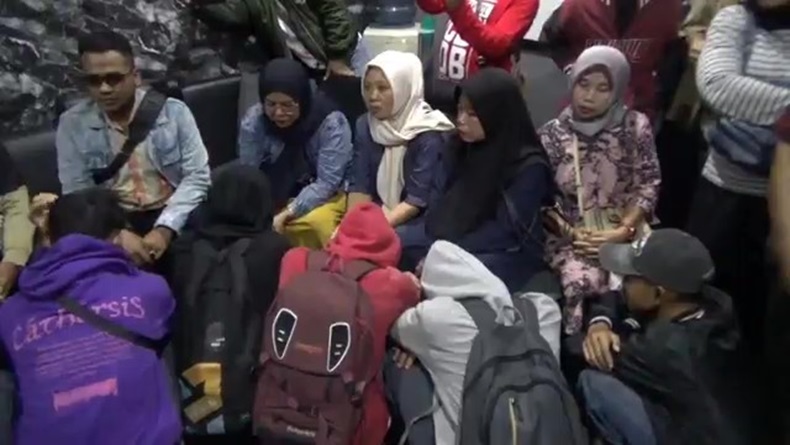 Pelajar SMK di Cianjur Tawuran, usai Ditangkap Disuruh Polisi Sungkem ke Orang Tua