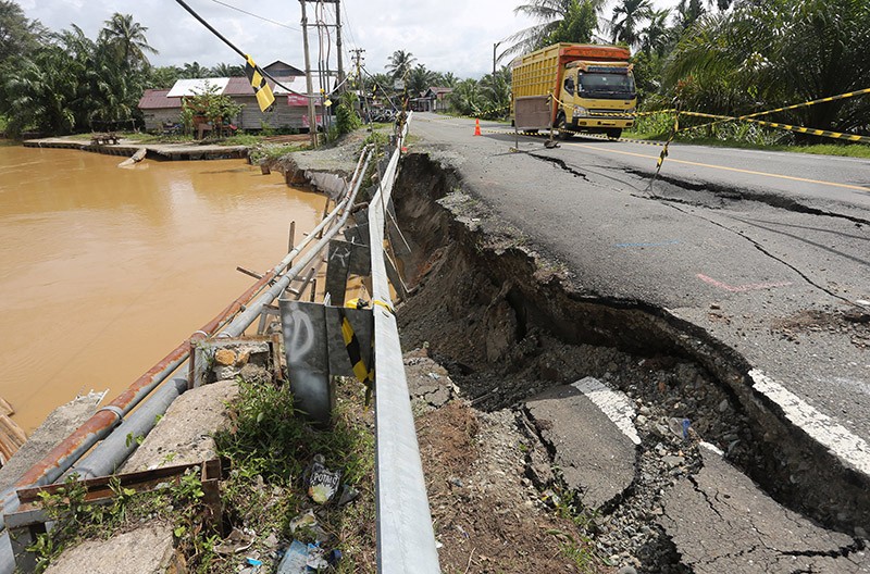 Jalan Lintas Nasional Medan-Banda Aceh Terancam Putus - Bagian 2