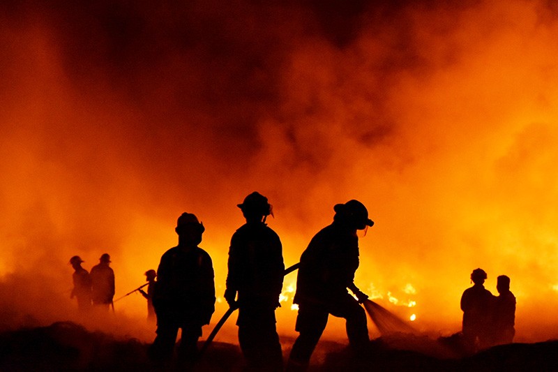 Kebakaran Gudang Ban Bekas di Medan, 11 Mobil Damkar Dikerahkan - Bagian 1