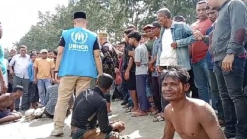 Ratusan Pengungsi Etnis Rohingya Akhirnya Dipindahkan ke Gedung Eks Imigrasi Lhokseumawe