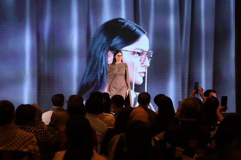 Tampilkan Koleksi Kacamata Terbaru, Optik Melawai Gelar Eyewear Fashion Show - Bagian 3