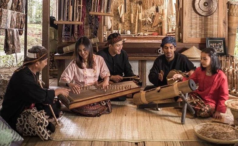  Tembung Kriya Yaiku? Ini Penjelasan dan Contohnya