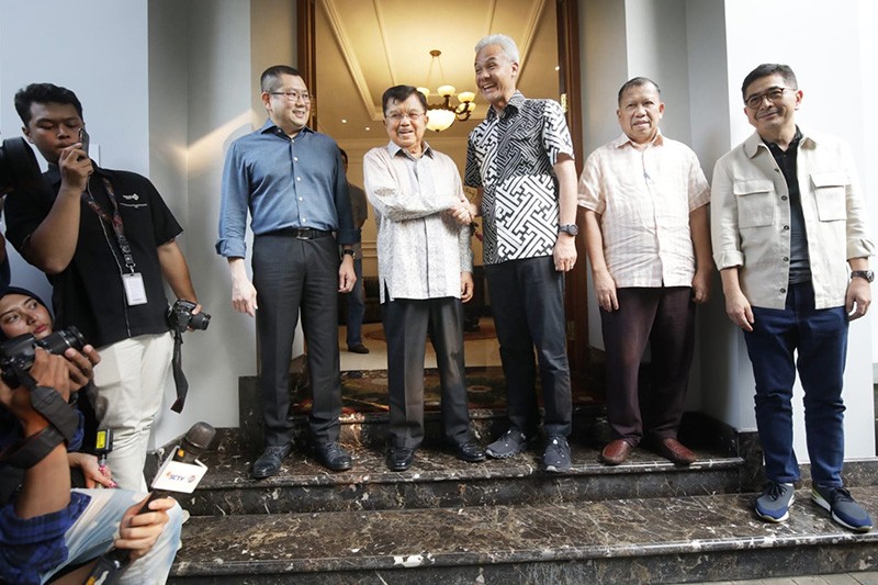 Momen Hangat Pertemuan Ganjar Pranowo dan Jusuf Kalla - Bagian 2