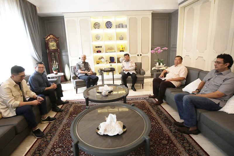 Momen Hangat Pertemuan Ganjar Pranowo dan Jusuf Kalla - Bagian 4