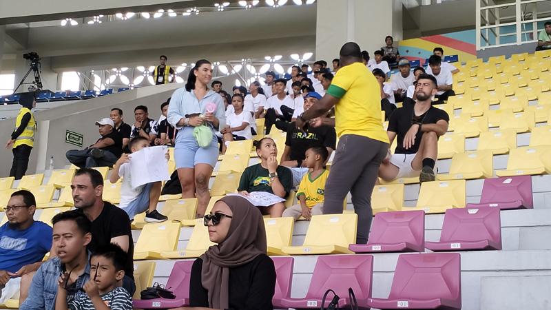 Momen Penggawa Persis dan PSIS Nonton Laga 16 Besar Piala Dunia U-17 di Stadion Manahan
