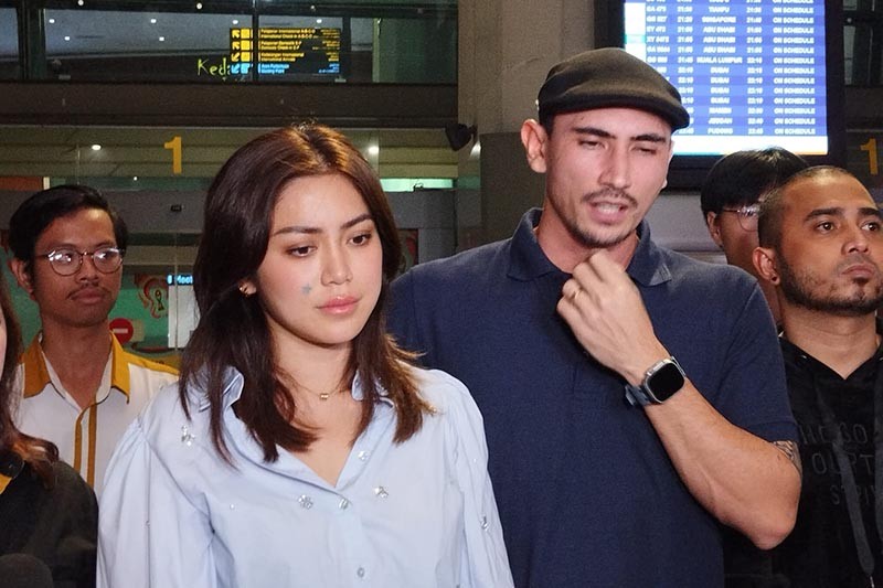 Ekspresi Jessica Iskandar Emosi Bertemu Buronan Kasus Penipuan Sewa Mobil - Bagian 3