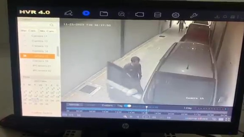 title Terekam CCTV Oknum Anggota Ormas Hajar Karyawan Leasing di Cianjur Terekam CCTV Oknum Anggota Ormas Hajar Karyawan Leasing di Cianjur