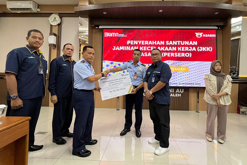 Penyerahan Santunan kepada Keluarga Prajurit TNI Gugur akibat Kecelakaan Pesawat dan Korban KKB - Bagian 2