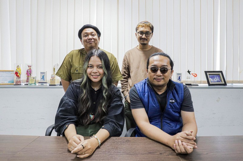 Grup Musik Asal Purwokerto Hyndia Band Rilis Album Ketiga Bertajuk Senandika - Bagian 2