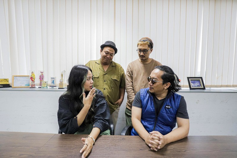 Grup Musik Asal Purwokerto Hyndia Band Rilis Album Ketiga Bertajuk Senandika - Bagian 1