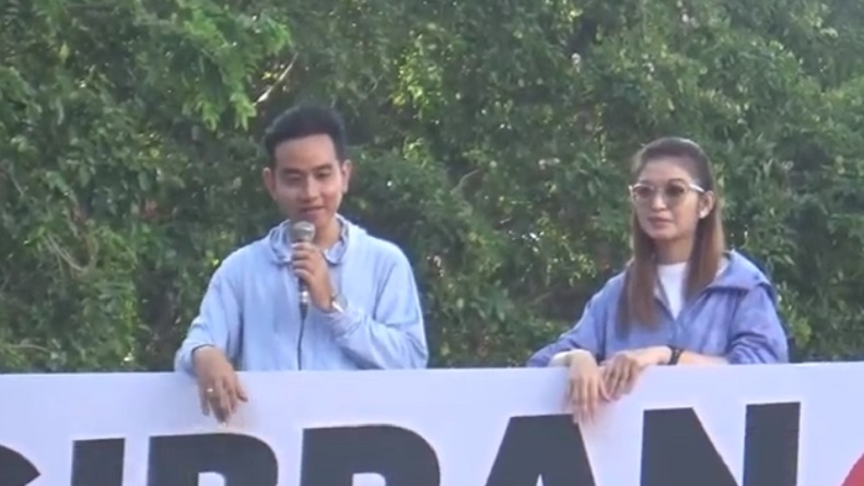 title Tak Muncul Dialog Publik di UMS, Gibran Malah Nongol Jalan Sehat di Makassar Tak Muncul Dialog Publik di UMS, Gibran Malah Nongol Jalan Sehat di Makassar