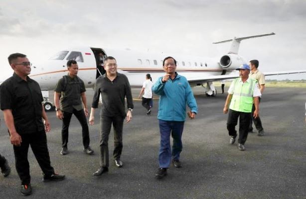 Mahfud MD dan Hary Tanoe Disambut Antusias Para Simpatisan di Jember