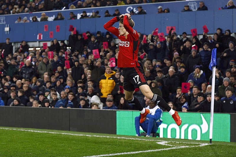 Momen Garnacho Bikin Gol Salto, Selebrasi Siuuu ala Cristiano Ronaldo - Bagian 4